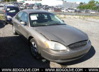 2002_Ford_Taurus_ses