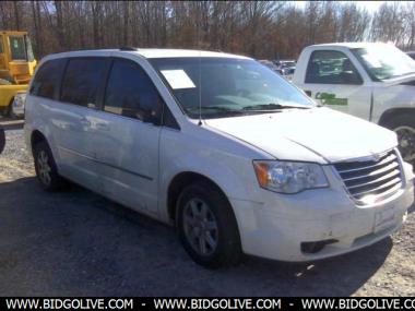 2010 CHRYSLER TOWN & COUNTRY